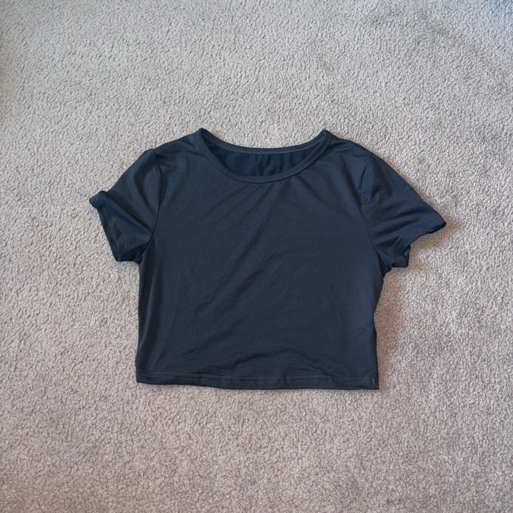 SHEIN Black Fitted Crop Top Short Sleeve